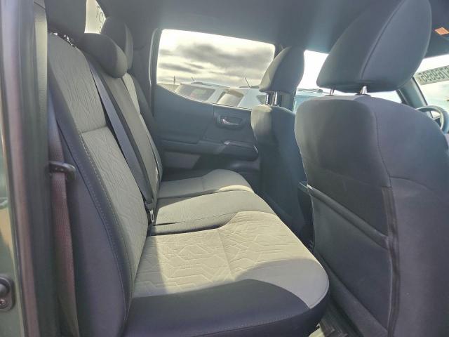 Toyota Tacoma Double Cab Image 11