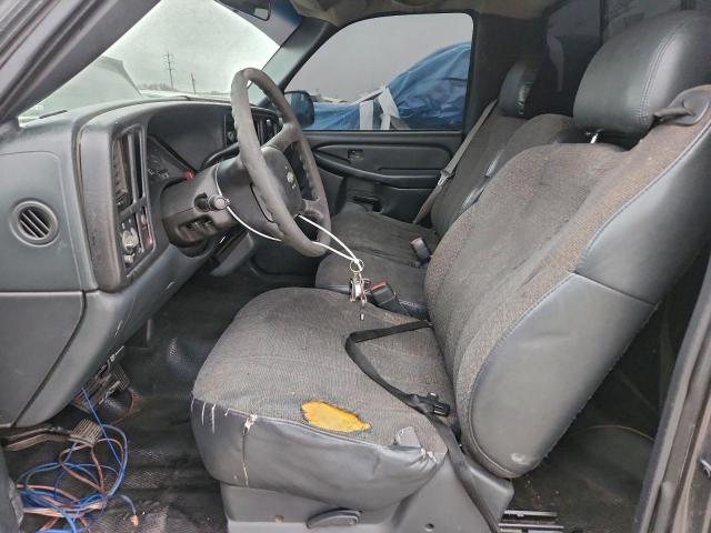 Chevrolet Silverado C1500 Image 3