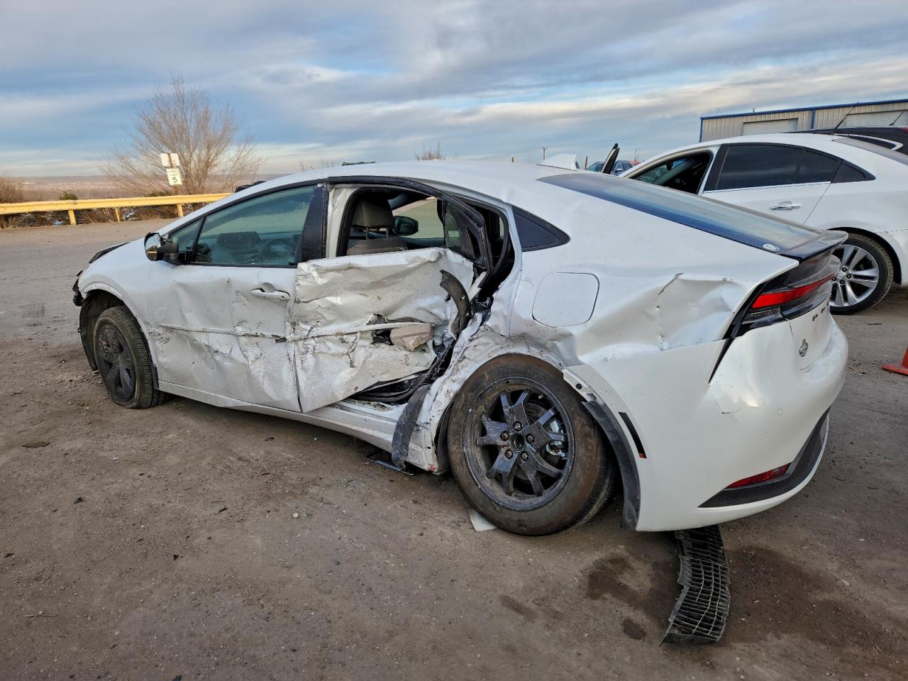 Toyota Prius Le Image 2