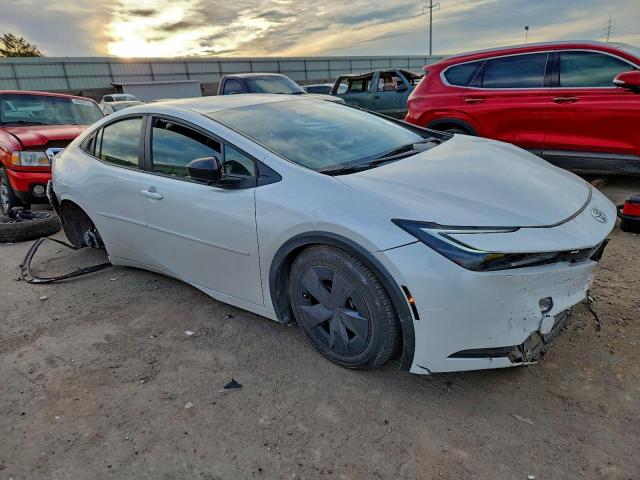 Toyota Prius Le Image 3