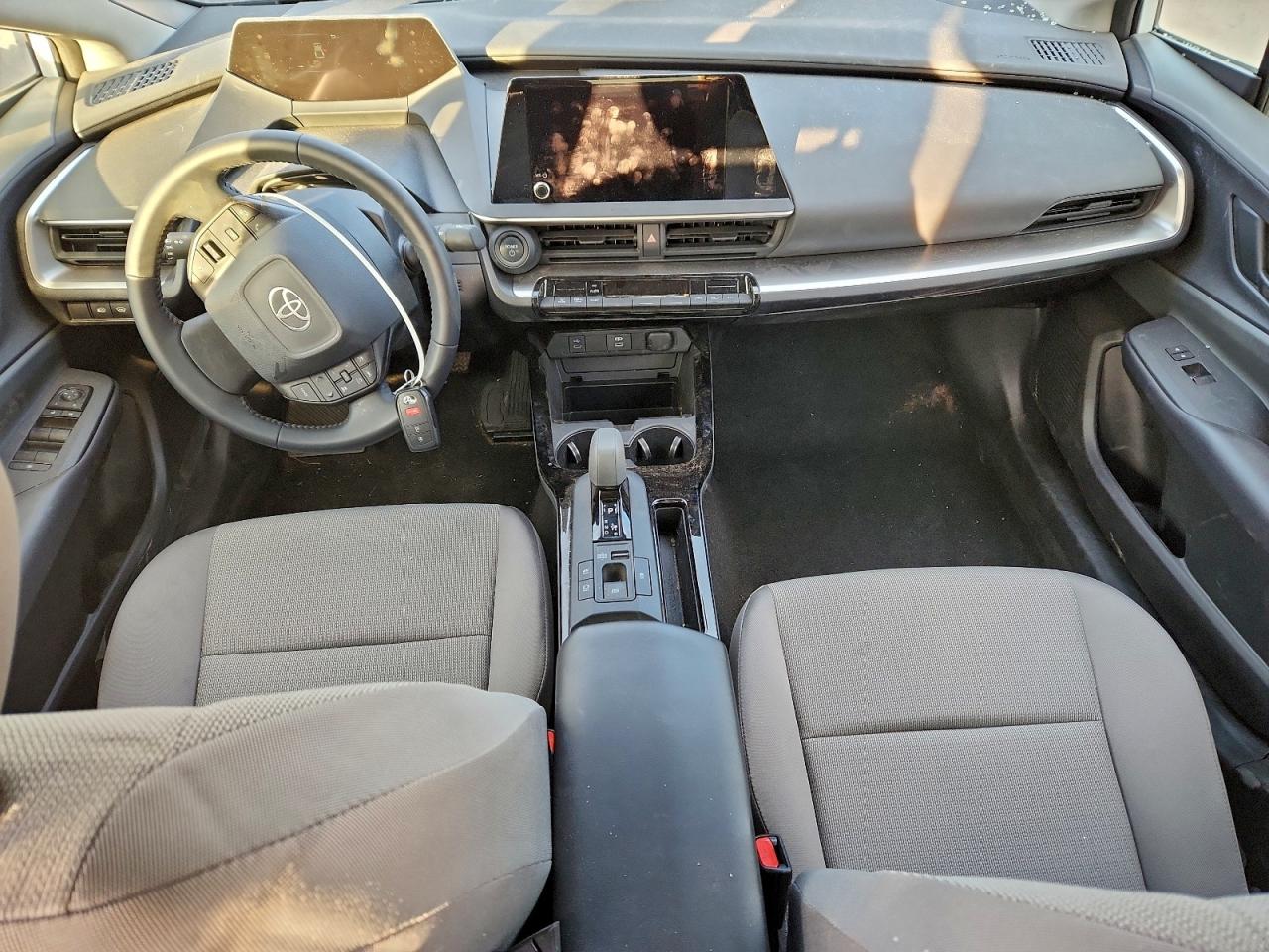 Toyota Prius Le Image 10