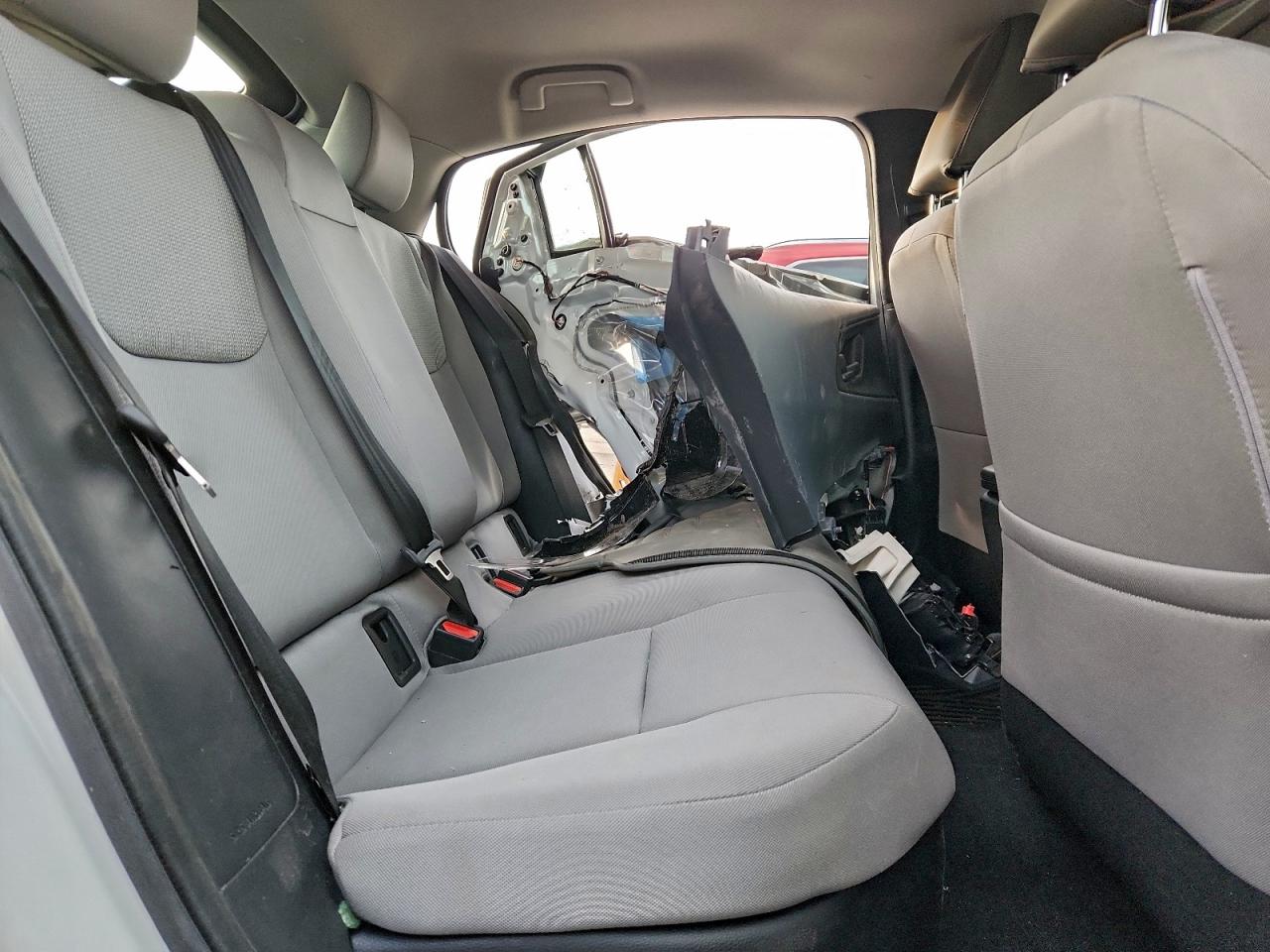 Toyota Prius Le Image 9