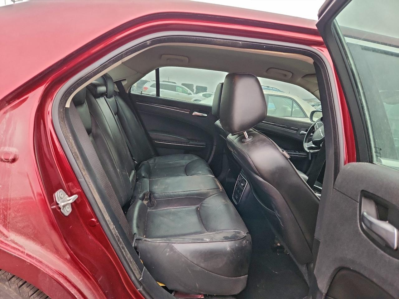 Chrysler 300 Touring Image 11