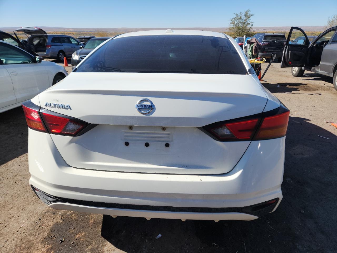 Nissan Altima S Image 11