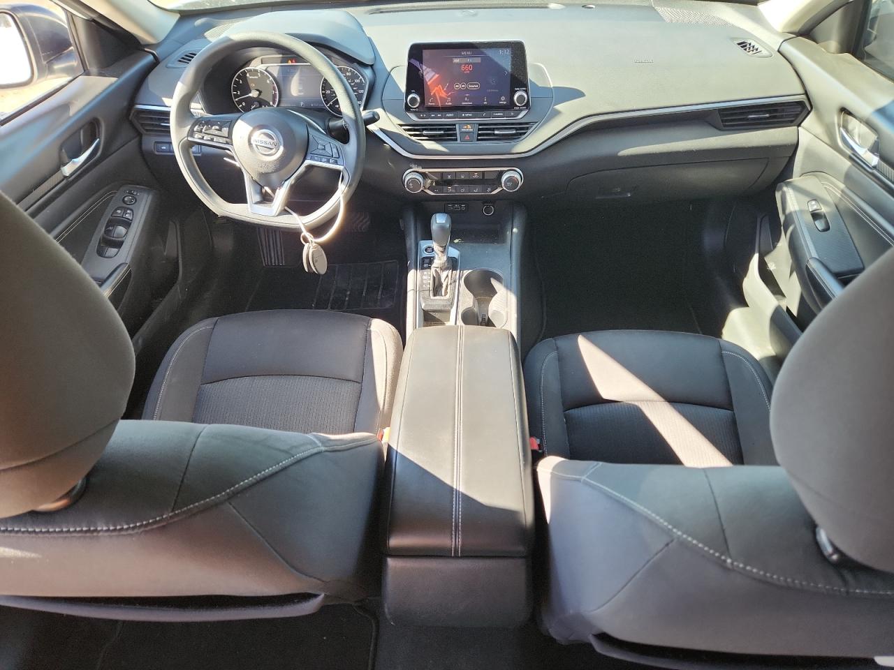 Nissan Altima S Image 3