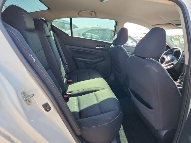 Nissan Altima S Image 9