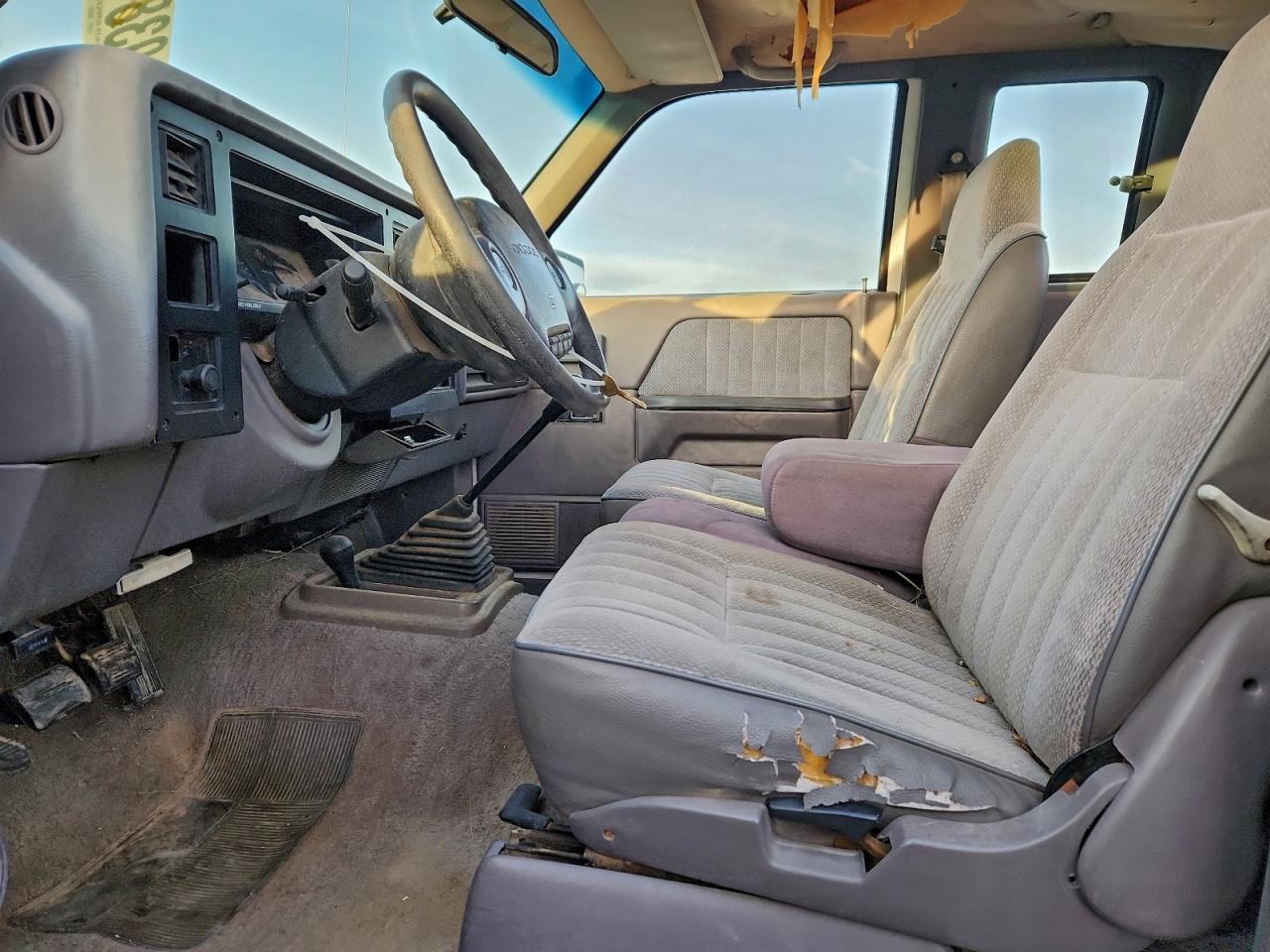 Dodge Dakota Image 9