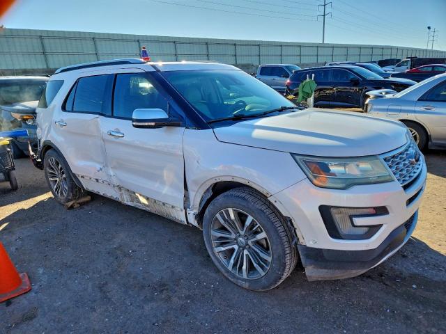 Ford Explorer Platinum Image 2