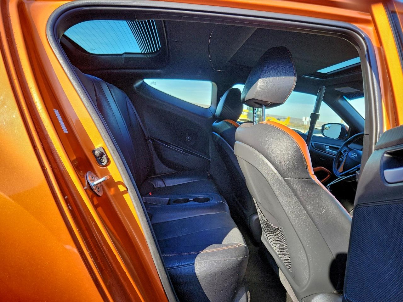 Hyundai VELOSTER Turbo Image 2