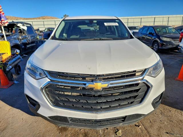 Chevrolet Traverse Ls Image 2