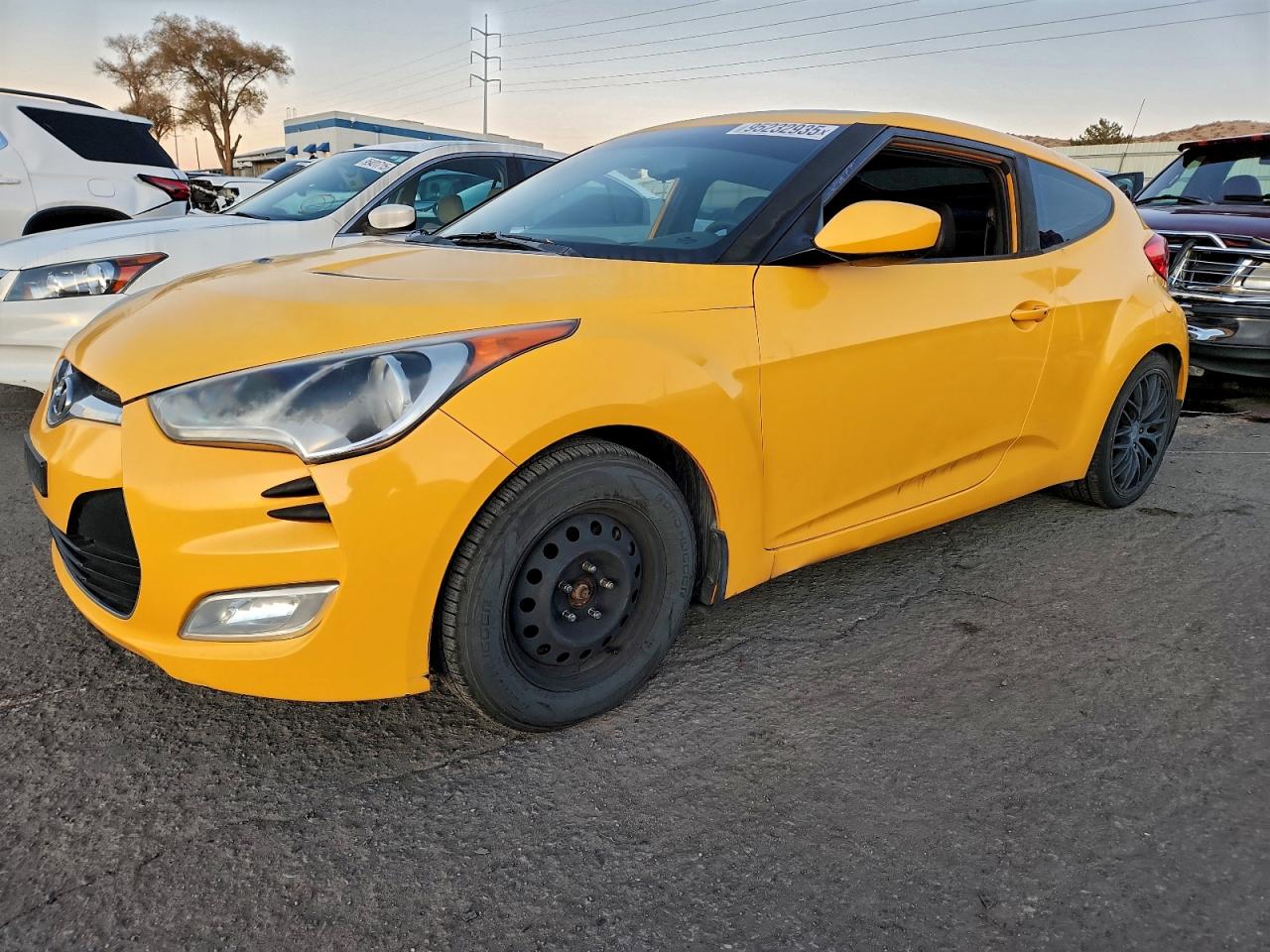 Hyundai VELOSTER Image 1