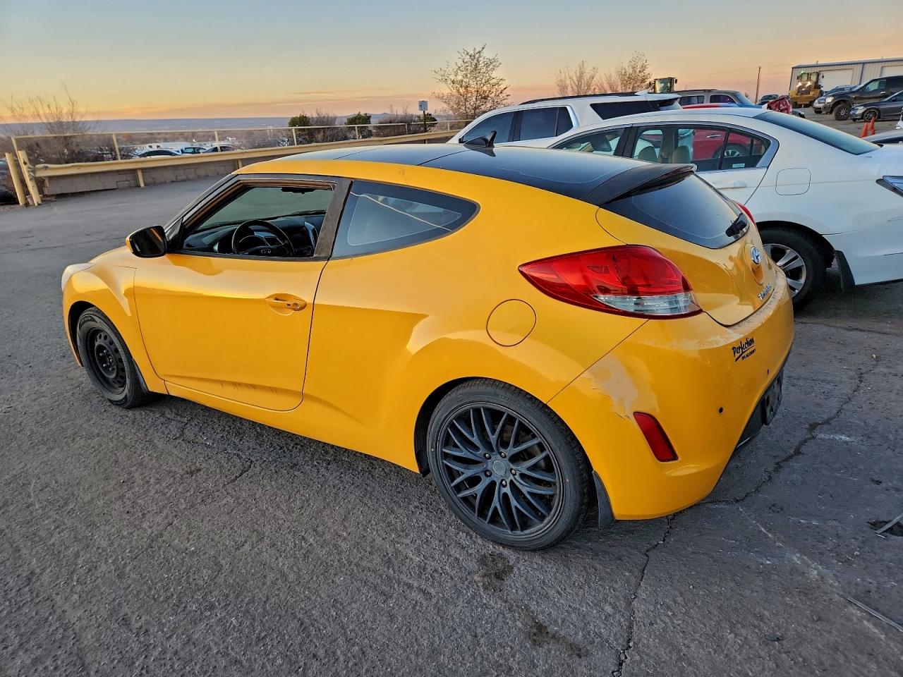Hyundai VELOSTER Image 6