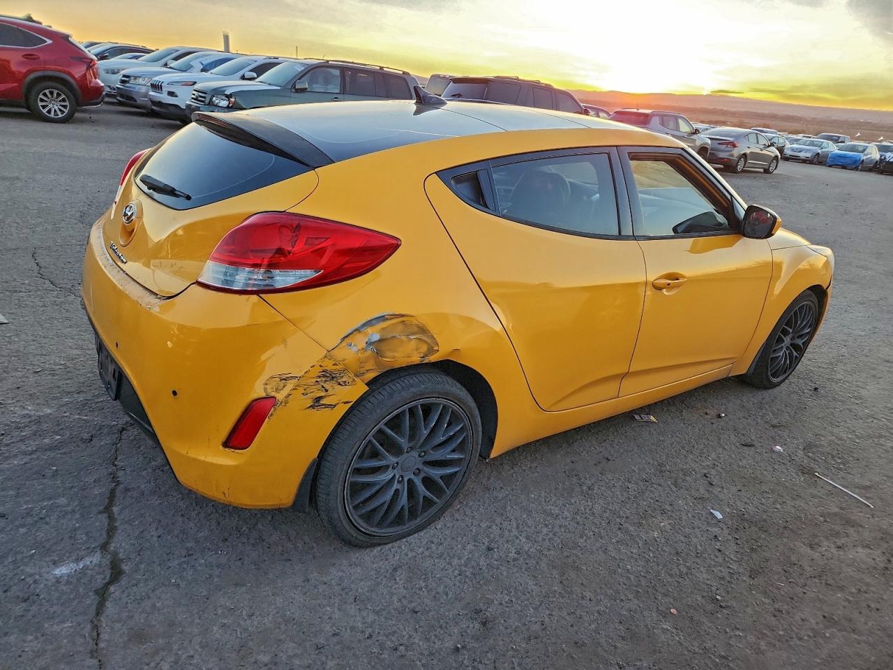 Hyundai VELOSTER Image 7