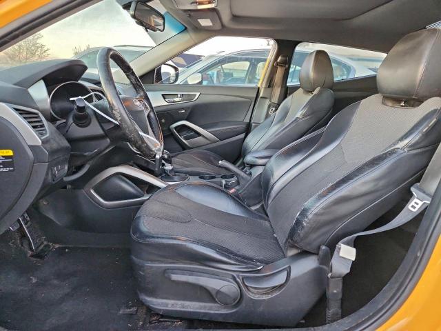 Hyundai VELOSTER Image 10