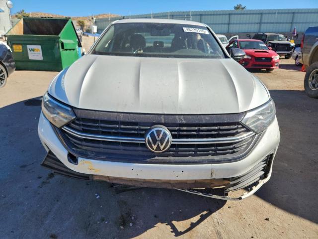 Volkswagen Jetta Sport Image 3