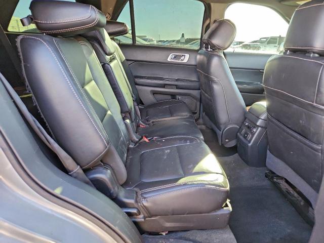 Ford Explorer Sport Image 11