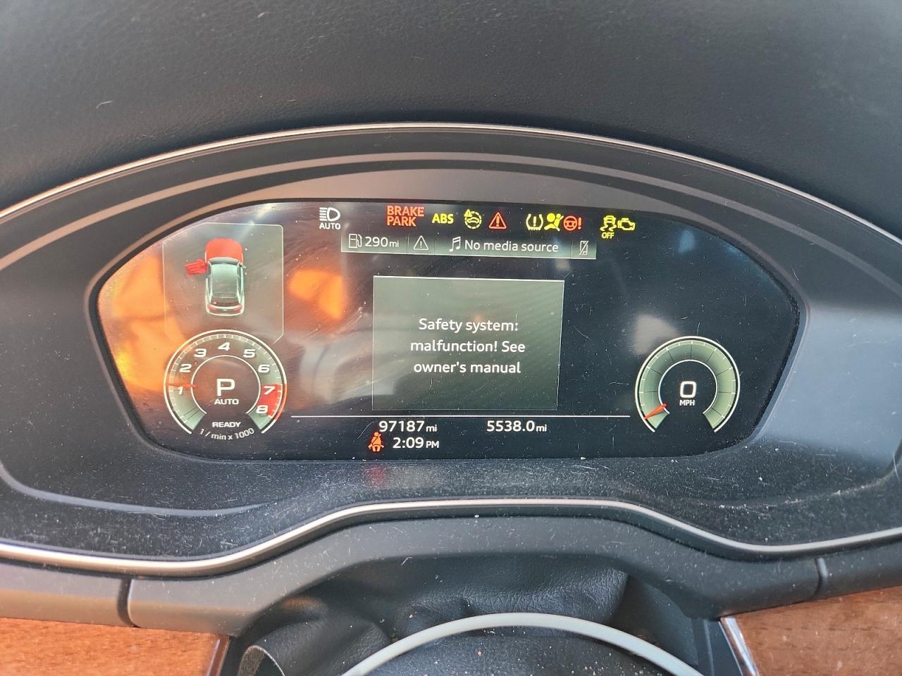 Audi Q5 Premium Plus Image 4