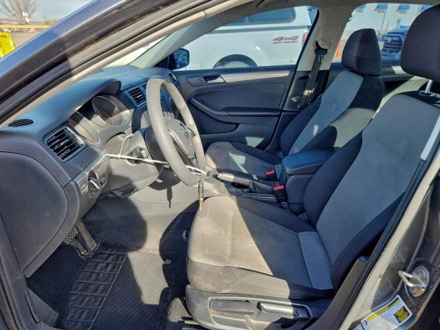 Volkswagen Jetta S Image 4