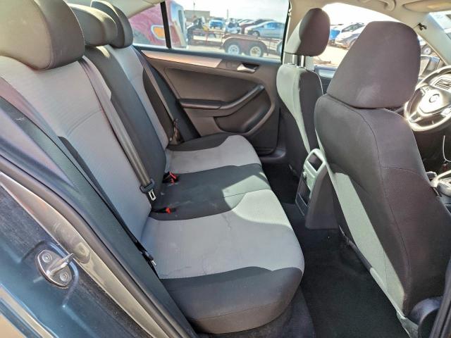 Volkswagen Jetta S Image 11