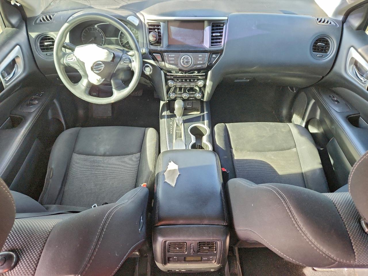 Nissan Pathfinder S Image 8