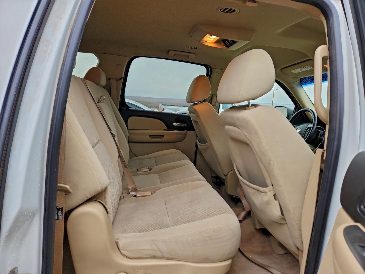 Chevrolet Suburban K1500 Image 13