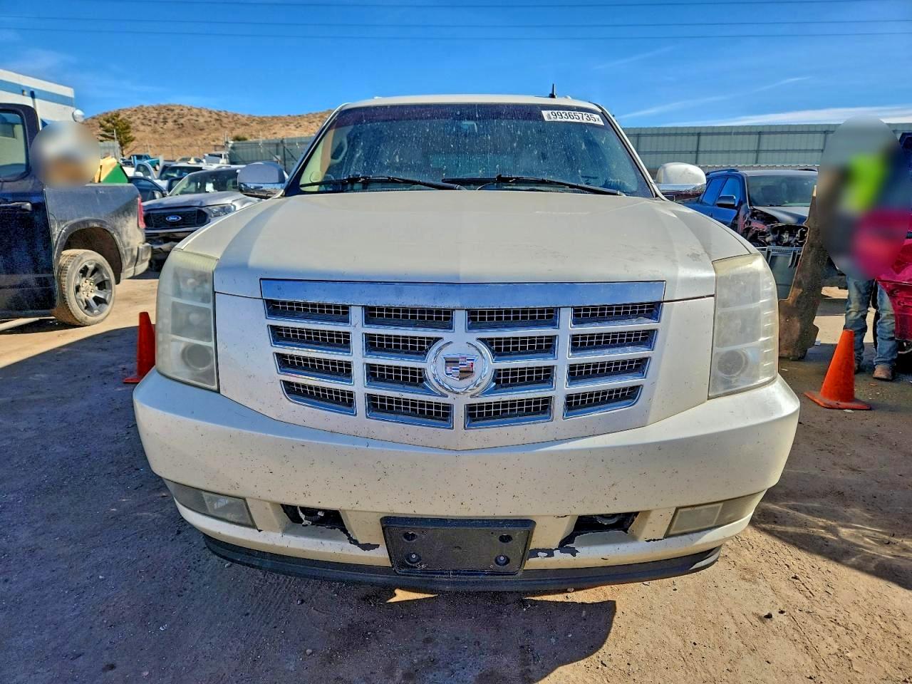 Cadillac Escalade Esv Image 3