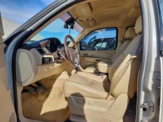 Cadillac Escalade Esv Image 7