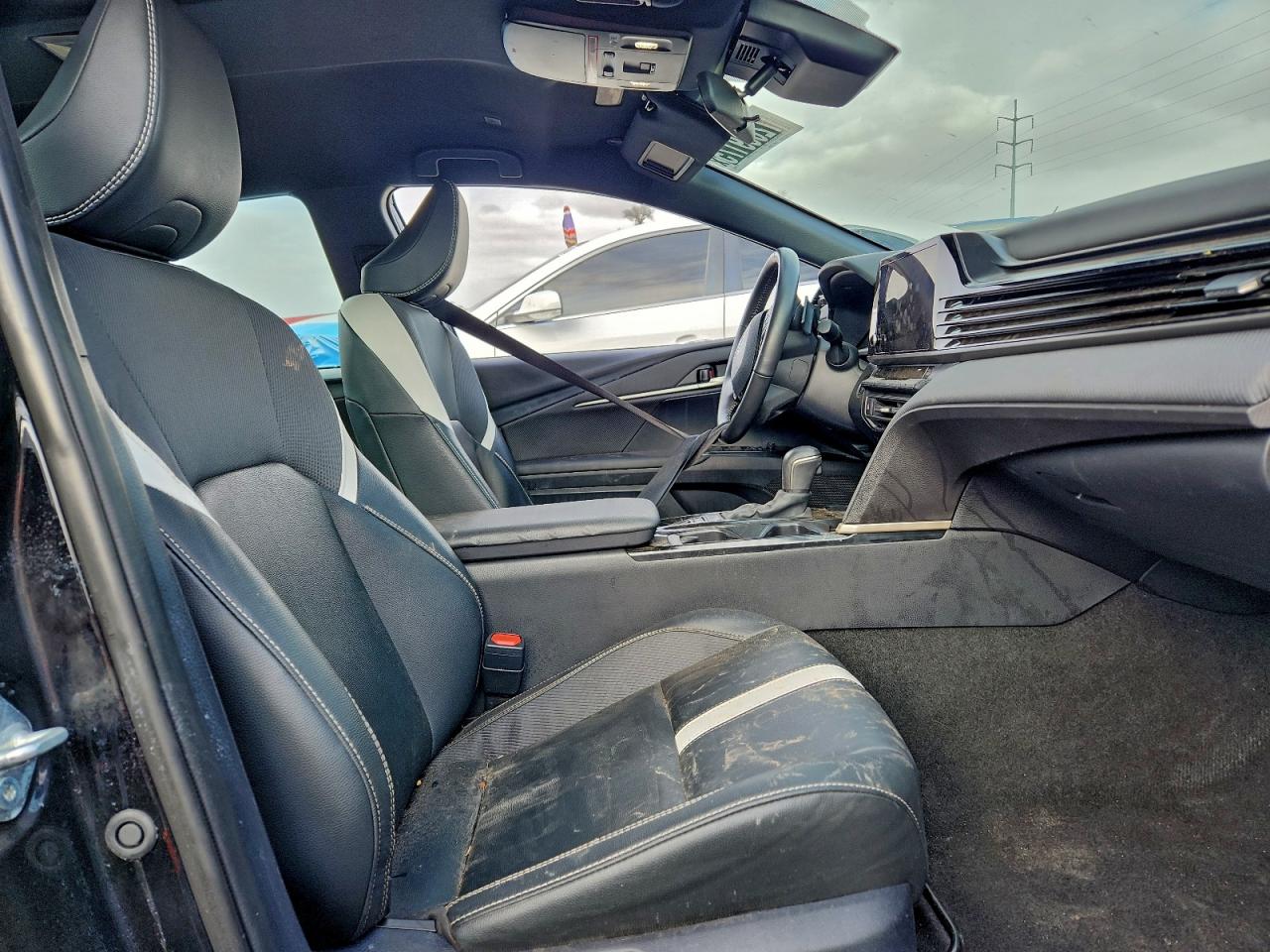 Toyota Camry Xse Image 2