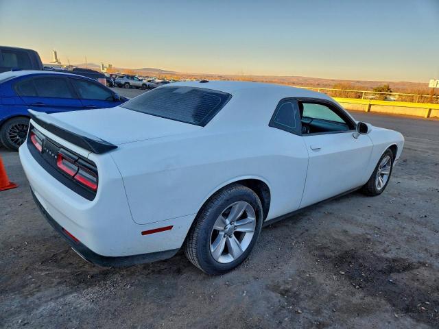 Dodge Challenger Sxt Image 8