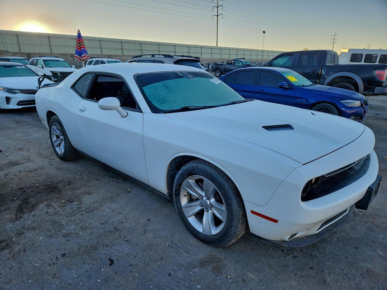 Dodge Challenger Sxt Image 3