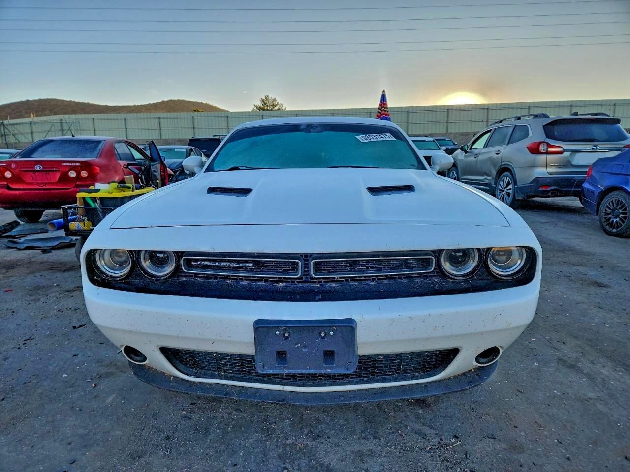 Dodge Challenger Sxt Image 7