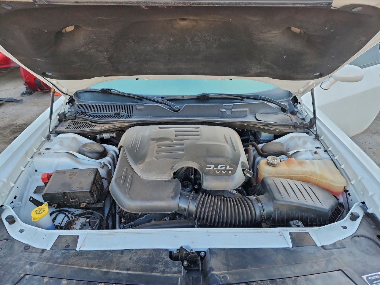 Dodge Challenger Sxt Image 10