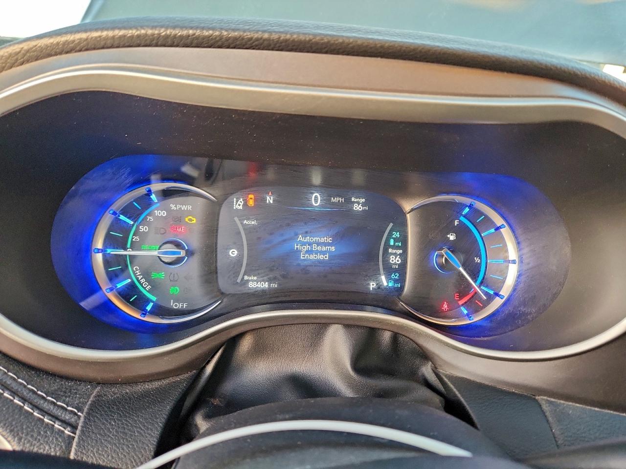 Chrysler Pacifica Hybrid Touring L Image 4