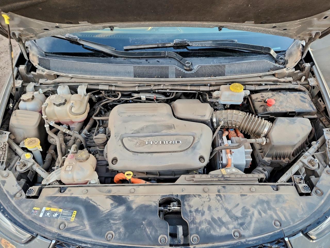 Chrysler Pacifica Hybrid Touring L Image 13