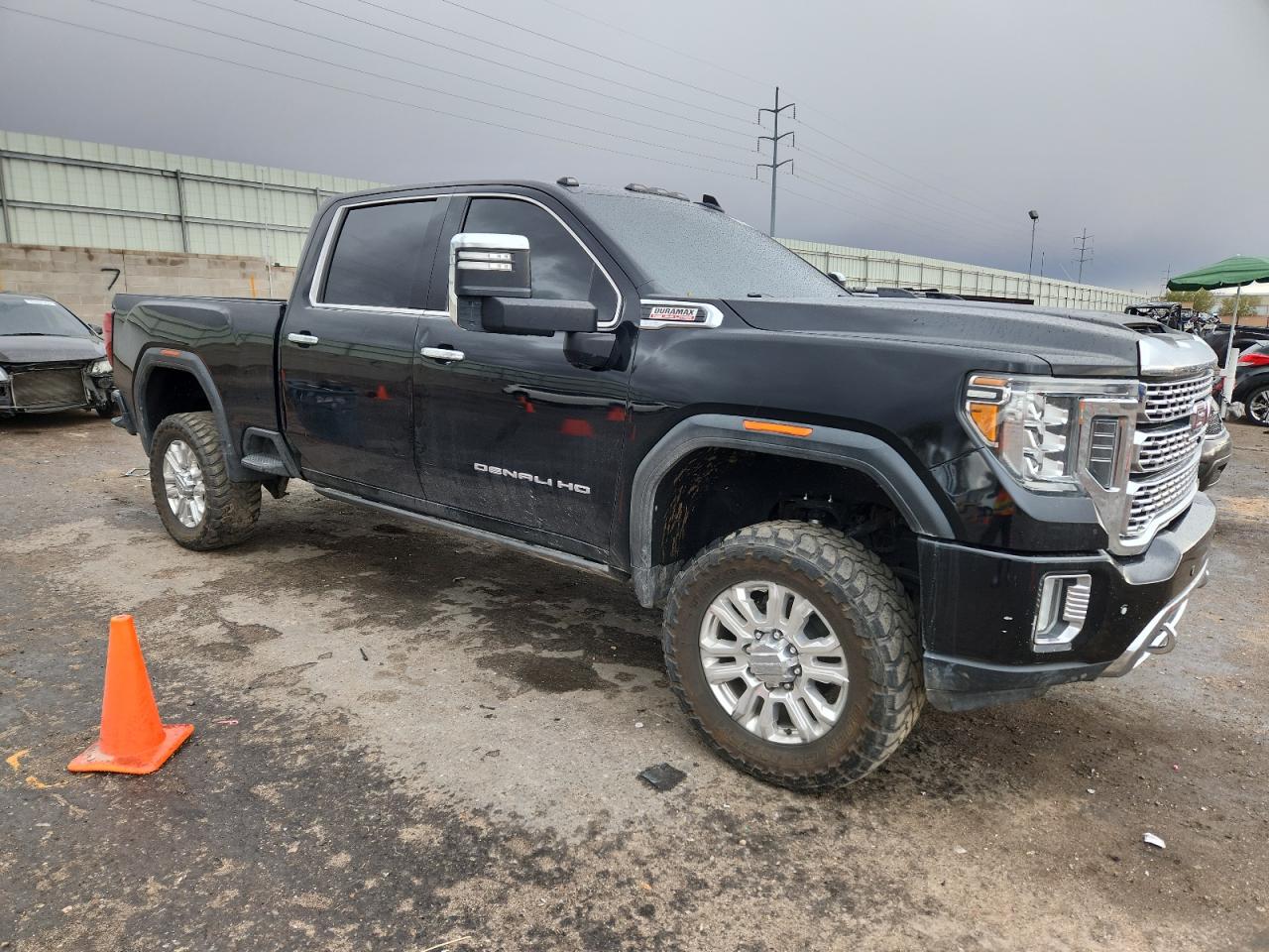 GMC Sierra K2500 Denali Image 2