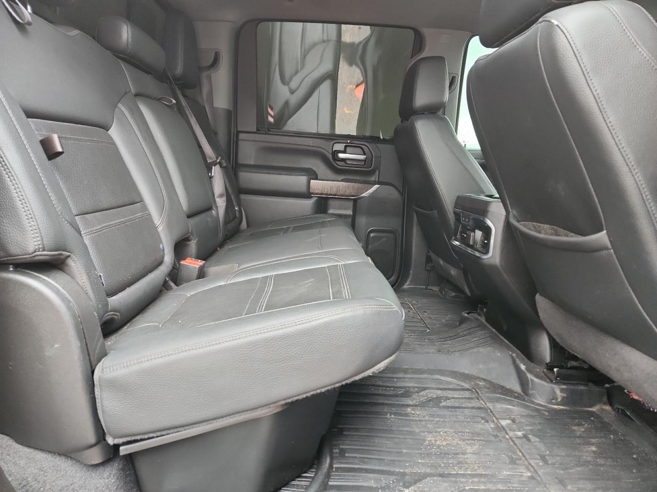 GMC Sierra K2500 Denali Image 12