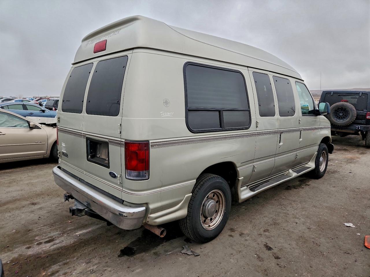Ford Econoline E250 Van Image 11