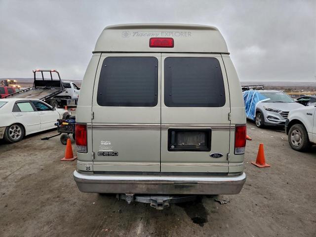 Ford Econoline E250 Van Image 6