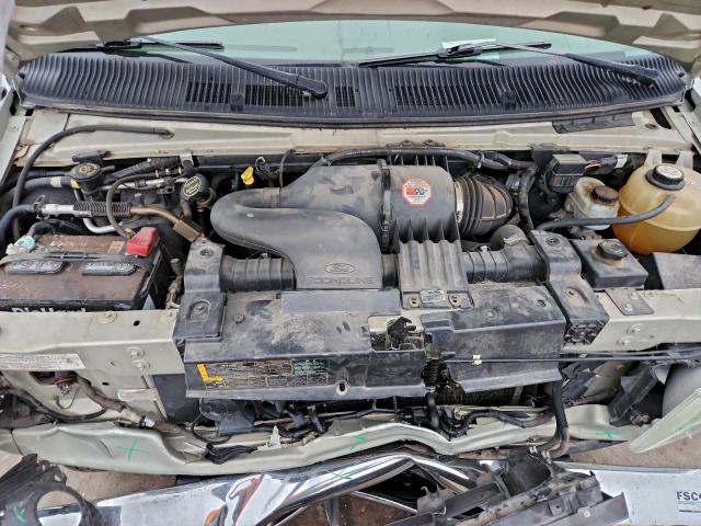 Ford Econoline E250 Van Image 13