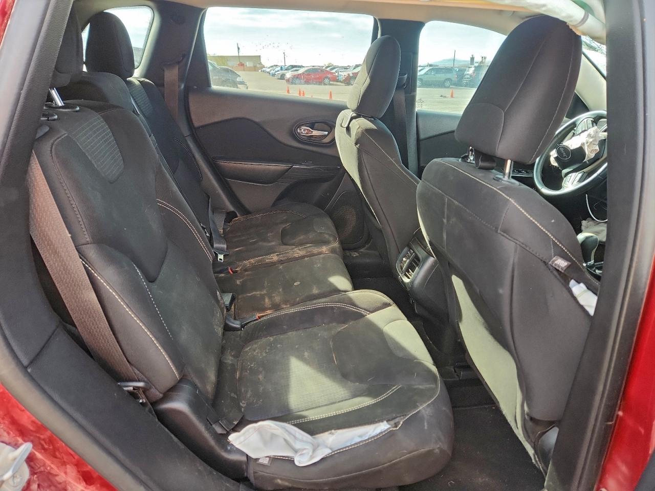 Jeep Grand Cherokee Latitude Image 9