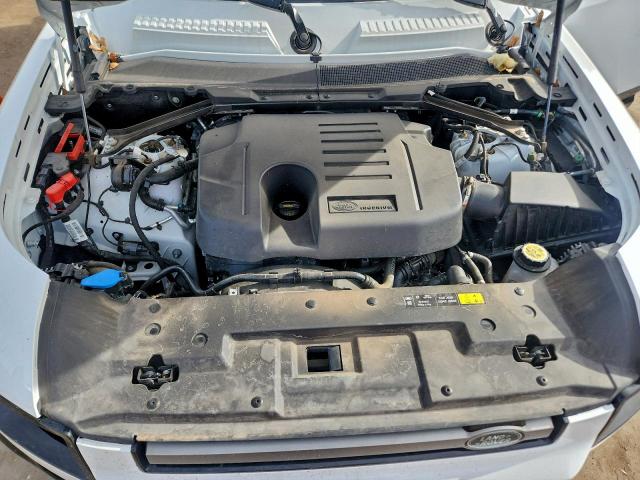 Land Rover Defender 130 X-dynamic Se Image 12