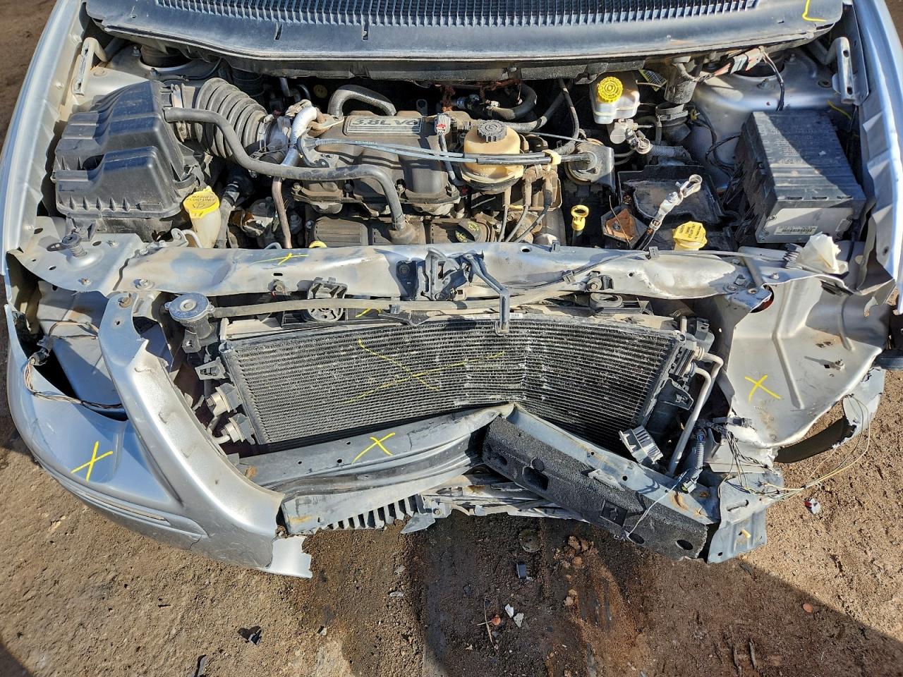 Chrysler Minivan Touring Image 11