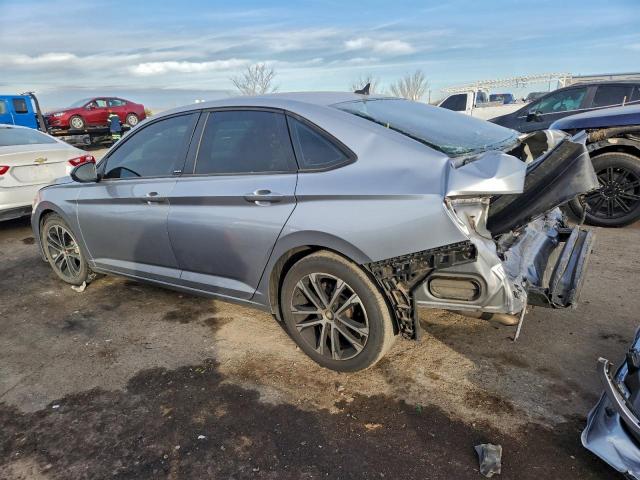 Volkswagen Jetta Sport Image 3