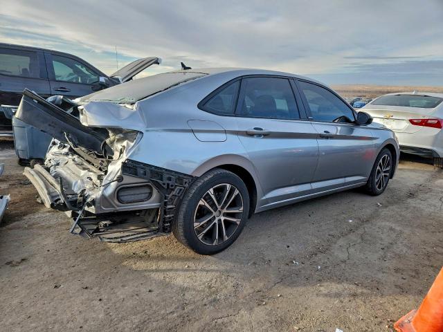 Volkswagen Jetta Sport Image 2