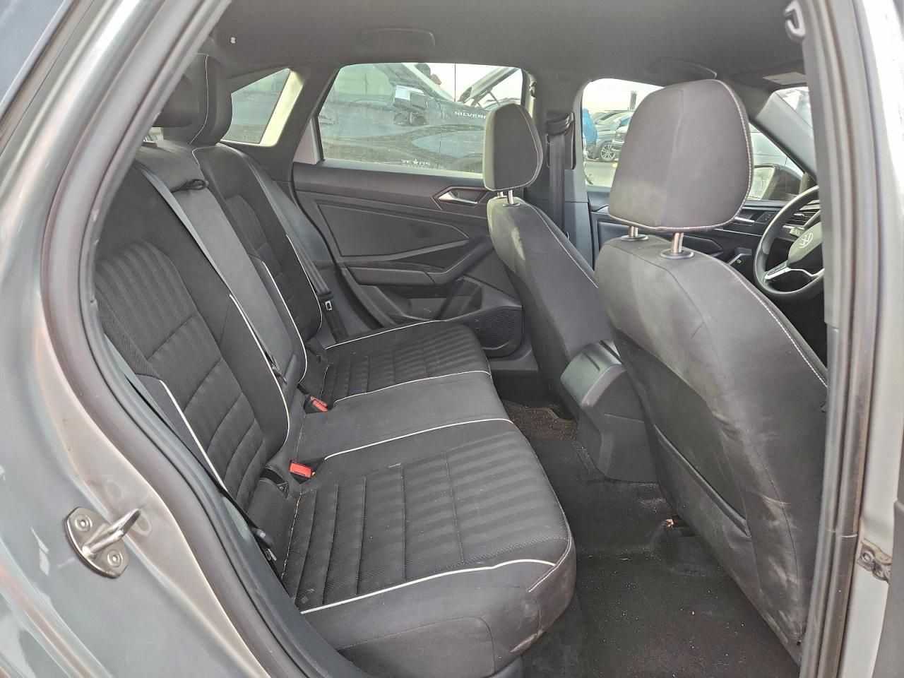 Volkswagen Jetta Sport Image 9