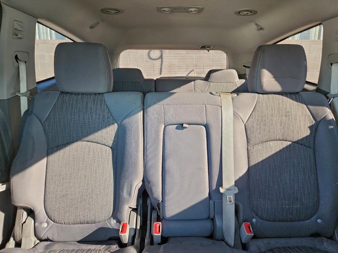 Chevrolet Traverse Ls Image 9