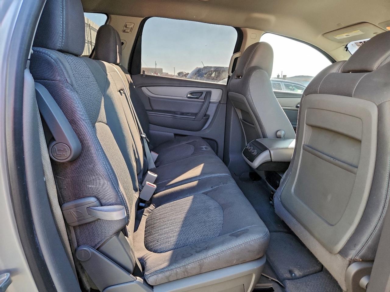 Chevrolet Traverse Ls Image 12