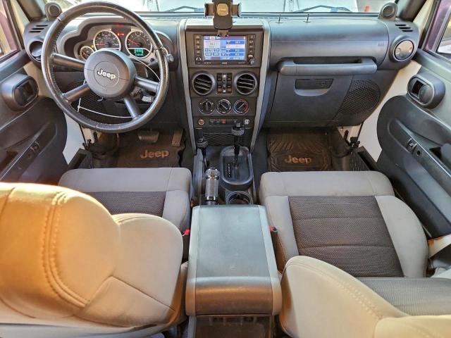 Jeep Wrangler Rubicon Image 8