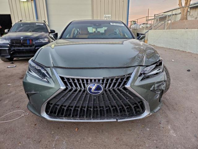 Lexus Es 300h Base Image 9