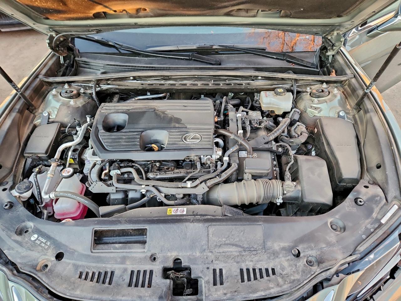 Lexus Es 300h Base Image 10